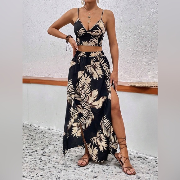 WILA Dresses & Skirts - 🩵 2 piece skirt set tropical leaf print crop top & maxi skirt boho